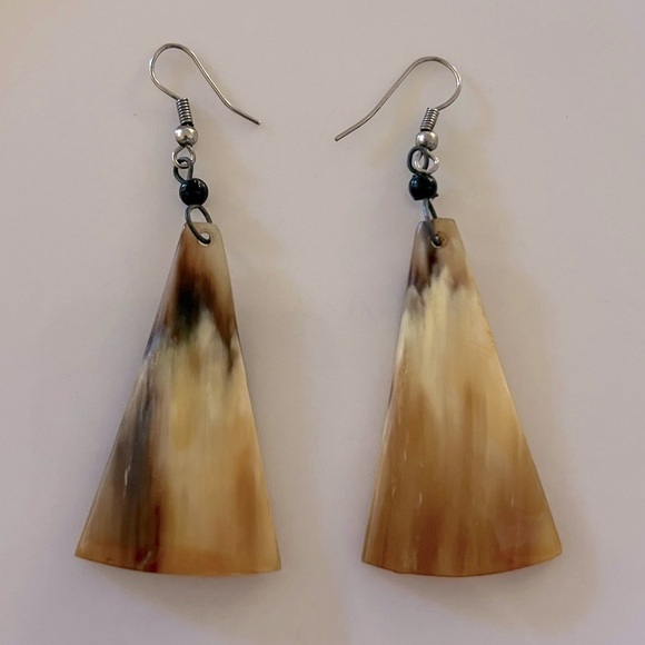 Brown Shell Triangle Dangle Earrings - Picture 5 of 5